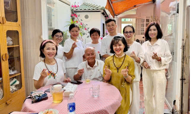 Thầy Cô và các học viên lớp Reiki2
