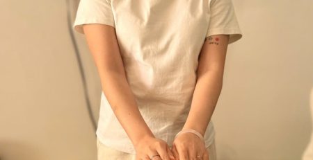 Người ngủ thư giãn trong phiên Reiki