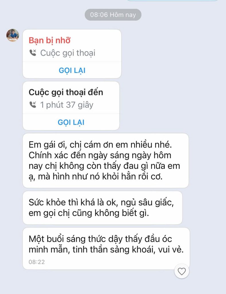 Học viên thực hành Reiki 