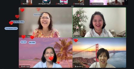 Học viên Reiki Master Teacher Khóa 3 trong buổi báo cáo đề tài và dẫn thiền