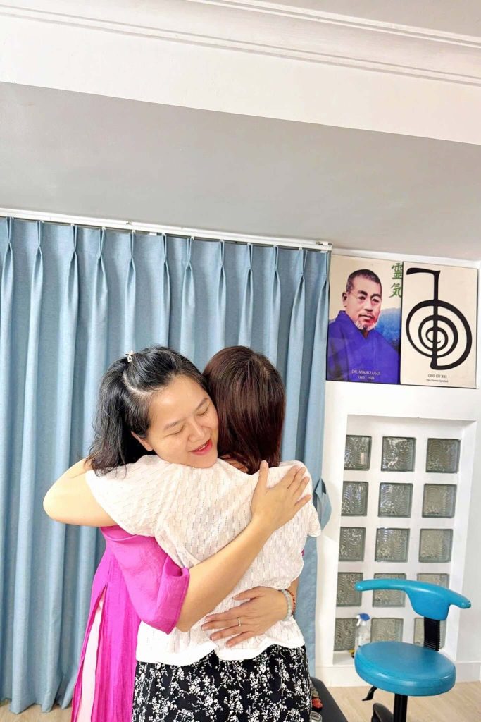 tiếp tục hành trình từ Reiki 2 đến Reiki MasterĐi Chậm Hơn – Học Kỹ Hơn – Thực Hành Nhiều Hơn
